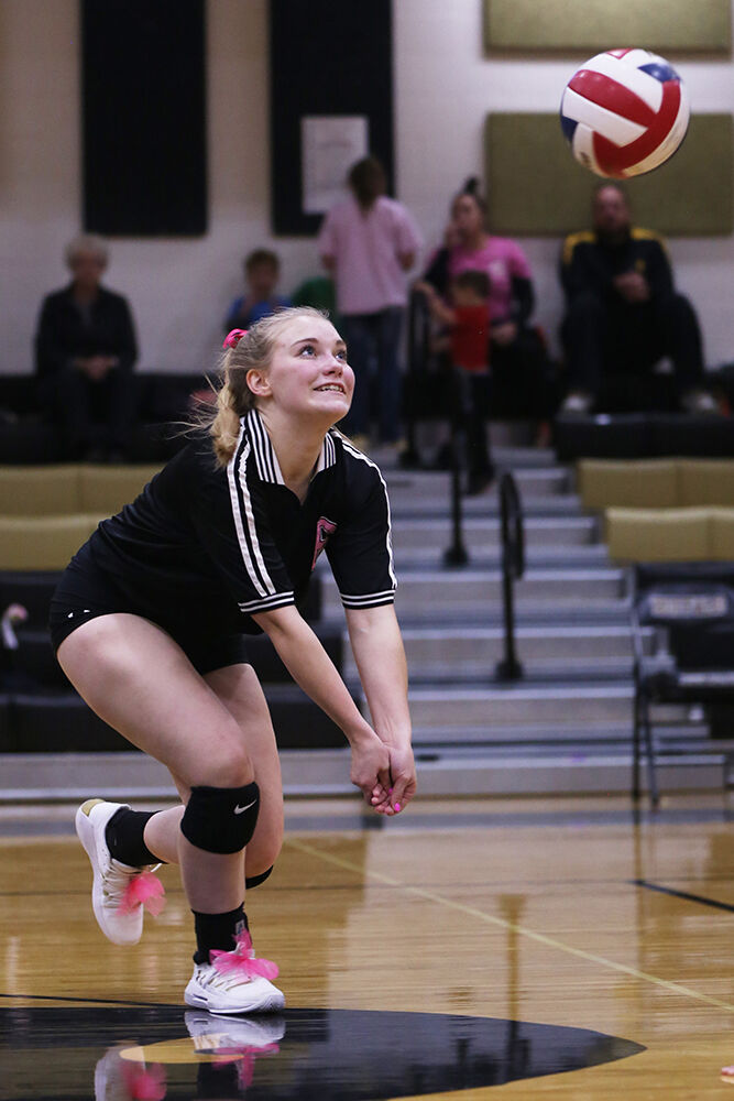 Cassie Downare dives for a pass after a shanked pass